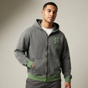 Sudadera con capucha gris para hombre, con cremallera, forro polar, ribete verde y logotipo bordado, bolsillo frontal, estilo casual para otoño - Product Image 1