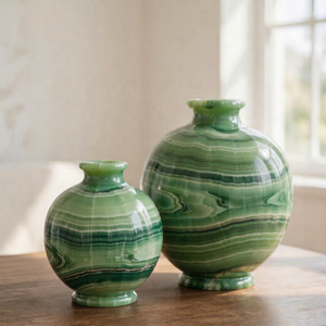 Ensemble de vases en onyx sculpté Feng Shui écologiques faits à la main, deux vases ronds à bourgeons verts - Product Image 1