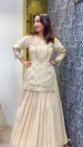 Ensemble de robe Anarkali traditionnelle en coton crème pour femmes, coupe régulière, longueur au sol, tenue de mariage, style Inde Pakistan - Product Image 2