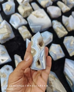 Agate bleue naturelle en forme libre, druse, pointe de cristal scintillante, géode, spécimen de pierre précieuse polie, vente en gros - Product Image 5