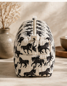 Bolsa de Maquillaje Acolchada de Algodón con Estampado de Caballo Negro, Diseño Bohemio Indio, Bolsa de Cosméticos, Organizador de Artículos de Aseo para Viaje, Bolsa con Cierre Hecha a Mano - Product Image 2
