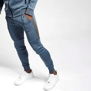 Ensemble de survêtement sportif à capuche pour homme avec blocs de couleur et fermeture éclair intégrale, poches latérales, collection automne, nouveau modèle 2026 - Product Image 5