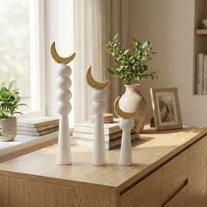 Juego de Adornos Decorativos Modernos de Madera Blanca con Detalles en Dorado Elegantes pilares con cuentas para el hogar contemporáneo y decoración festiva del Eid. - Product Image 3