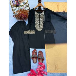 Conjunto de Fiesta de Diseño en Satén con Top y Pantalón con Dupatta, Look Elegante - Product Image 2