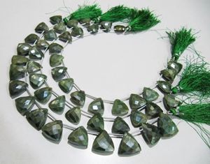 Cuentas de piedra lunar verde natural con revestimiento AB en forma de trillón, tamaño de 16 a 18 mm, hebra de cuentas de 10 pulgadas de largo. - Product Image 3