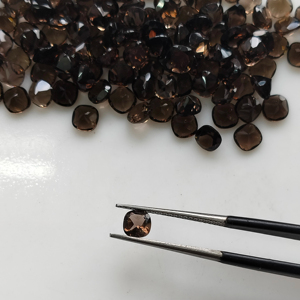 Cuarzo Ahumado Natural de 5MM, Corte Cojín, Piedra Preciosa Suelta de la Mejor Calidad para la Fabricación de Joyas - Product Image 1