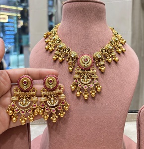 Gargantilla y Juego de Aretes Glamurosos de Moissanita Chapados en Oro, Modernos, para Fiestas de Compromiso y Bodas, para Mujer - Product Image 2