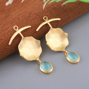 Connecteurs de boucles d'oreilles pendantes ovales en calcédoine aquatique, finition mate texturée, laiton plaqué or 18 carats, 51 mm, paire, simple attache, apprêts de bijoux - Product Image 2