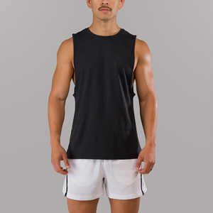 เสื้อกล้ามออกกำลังกายผู้ชายแบบกำหนดเองได้ เป็นมิตรกับสิ่งแวดล้อม แห้งเร็ว ผลิตจากโพลีเอสเตอร์ 100% สำหรับเพาะกาย โยคะ และออกกำลังกาย - Product Image 4
