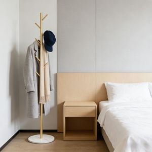 Appendiabiti Autoportante in Metallo Dorato con Base in Marmo, Appendiabiti Multiuso per Camera da Letto e Cappelli - Product Image 2