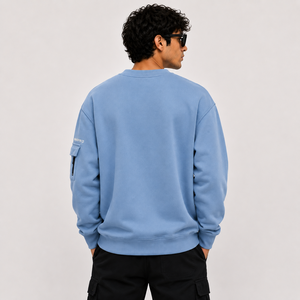 Sweat-shirt à col rond bleu clair pour homme, coupe classique, couleur unie, détail poche sur la manche gauche, pull décontracté pour l'automne - Product Image 5