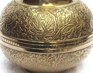 Vase à fleurs en laiton gravé artisanal, décoratif, vintage, en métal doré, pour fleurs fraîches, salon, mariage - Product Image 5