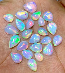 Opale de feu naturelle d'Éthiopie Welo, cabochon en forme de poire, pierre précieuse blanche, taille 3-5 carats, prix de gros - Product Image 3