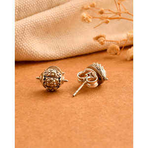 Pendientes de Botón Meera Jaipur de Rudra Fashion, Plata, Accesorios Deslumbrantes, India - Product Image 4