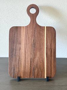 Planche à découper en bois massif avec poignée, épaisseur 1,5 cm, compatible lave-vaisselle, pour viande, fromage, légumes et fruits, usage en cuisine - Product Image 2