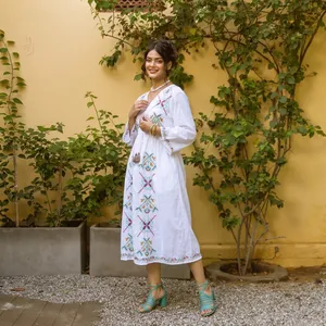 Vestido midi de algodón bordado blanco para mujer, cuello en V, manga larga, estampado floral, corte holgado, estilo étnico bohemio, ropa informal de verano - Product Image 2
