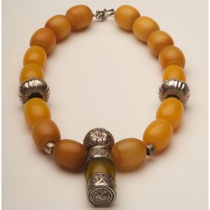 Collier moderne et traditionnel en résine et bois d'Inde par RR ENTERPRISES pour des tenues élégantes avec des bijoux - Product Image 3
