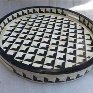 Plateau de service rond en os noir et blanc avec motif géométrique, plateau décoratif artisanal pour la décoration intérieure moderne - Product Image 1