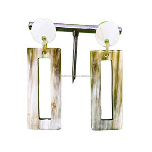 Pendientes Colgantes Modernos Hechos a Mano, Diseño Único y Clásico con Cuernos de Búfalo Rectangulares, Personalización Disponible, de la India - Product Image 6