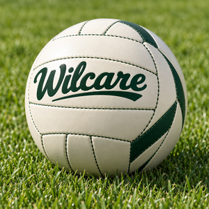 Ballon de sport Wilcare blanc et vert avec logo, durable, 420g, haute rétention d'air, idéal pour la vente en gros de matériel sportif. - Product Image 1