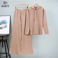 Ensemble de deux pièces décontracté pour femmes en tricot de grande taille, mode automne, pull ample à capuche avec décoration de boutons, logo sur le devant