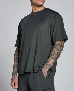 เสื้อยืดคอกลมแขนสั้นสีดำล้วนทรงโอเวอร์ไซส์สำหรับผู้ชายสั่งทำพิเศษ เนื้อผ้าถัก 100% คอตตอน ระบายอากาศได้ดี แห้งเร็ว สไตล์ลำลองแนวสตรีทแวร์ - Product Image 5