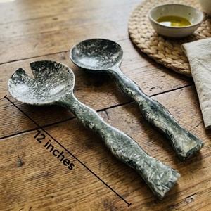 Ensemble de serveurs à salade en résine Artizon Studio, résistant au lave-vaisselle, au micro-ondes et au four, ustensiles de cuisine durables personnalisés - Product Image 5