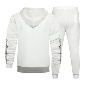 Ensemble de survêtement respirant pour homme, avec logo personnalisé, idéal pour l'entraînement en salle de sport et le football - Product Image 2