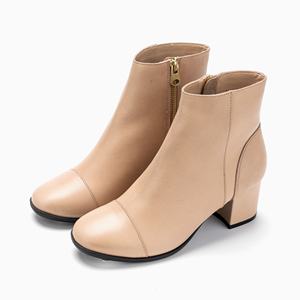 Bottes à talon moyen en cuir véritable pour femme avec fermeture éclair latérale, doublure en maille, collection automne/hiver, fabriquées au Bangladesh (OEM/ODM) - Product Image 2