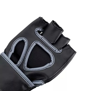 ถุงมือชกมวย MMA หนัง PU ครึ่งนิ้ว แบบสั่งทำโลโก้ใหม่ บริการ OEM สวมใส่สบาย ระบายอากาศได้ดี - Product Image 3