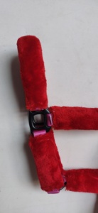 Harnais pour cheval en polaire rouge avec sangles en nylon rose et boucles noires, avec couleur et logo personnalisés, quincaillerie en laiton zinc, tailles en gros - Product Image 2