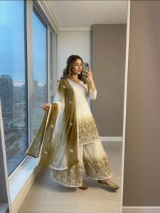 Ensemble de costume plazzo en georgette riche et lourde, bicolore, avec broderie de designer et manches ornées de diamants Jarkhan, traditionnel pour femme - Product Image 1