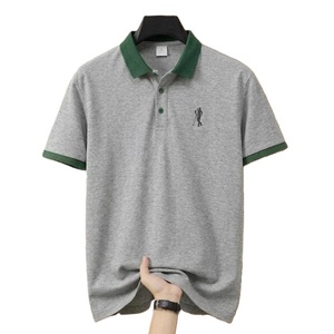 Polo personalizado para hombre, 100% algodón piqué, 220 GSM, manga corta, color sólido, con bordado en el pecho, proveedor informal de Bangladesh. - Product Image 1