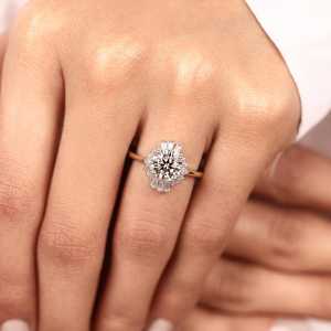 Anillo de Diamantes con Corte Redondo de 2.00CT, Estilo Floral, para Mujer, Oro Sólido de 14K, Regalo Sorpresa de Boda o Propuesta para Esposa - Product Image 2