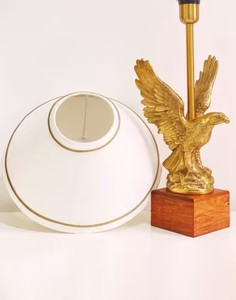 Lámpara de mesa estilo granja con diseño de águila y pantalla de tela |   Lámpara Decorativa Simple con Base de Animal |   Iluminación de Lujo para Decoración del Hogar - Product Image 2