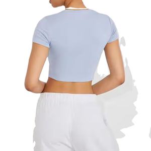 T-shirt court blanc slim fit pour femme, décontracté, col rond, manches courtes, en coton extensible - Product Image 4