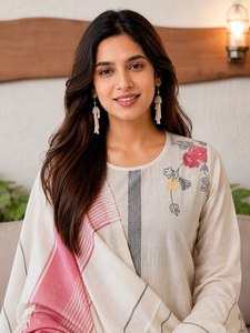 Traditional <b>Indian</b> Pakistani Women's Cotton <b>Kurta</b> Set With Floral Embroidery Ankle-Length Casual Wear Regular Fit - Product Image 5