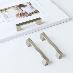 Poignée de meuble carrée moderne en alliage de zinc, finition nickel brossé, écologique, pour tiroirs de cuisine et salle à manger - Product Image 1