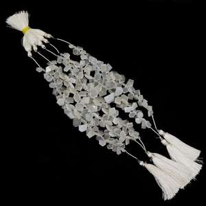 Piedra lunar blanca natural facetada, forma escaleno, cuentas de piedra preciosa tipo briolette para la fabricación de joyería, cuentas de piedra lunar facetadas al por mayor. - Product Image 6