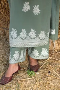 Colección Safaa RIMAL: Tela de Traje para Dama sin Coser, Jacquard Premium |   Ropa Étnica de Estilo Indio-Pakistaní para Mujer - Product Image 3