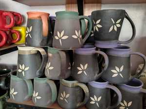 Green Ceramic <b>Mugs</b> Set With <b>Heart</b> Pattern Cute Design For Home Use Dishwasher And Microwave Safe Reusable Drinkware - Product Image 5