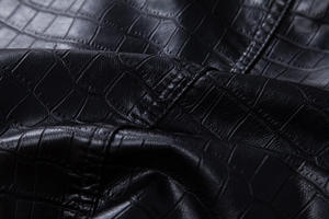 Chaqueta de Cuero PU Negra para Hombre, con Patrón de Cocodrilo Repujado, Corte Entallado, Cuello Camisero, con Cinturón, Estilo Formal, para Otoño - Product Image 4