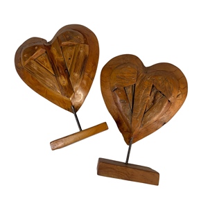 Decoración de Mesa de Corazón de Madera Rústica, Hecha a Mano con Raíz de Teca, para Aniversario - Product Image 4