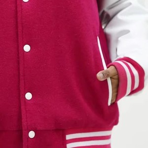 Chaqueta Varsity Personalizada para Mujer, Chaqueta de Béisbol con Mangas de Cuero y Lana Premium, Ropa Urbana, Servicio de Muestras de Fábrica OEM ODM - Product Image 3