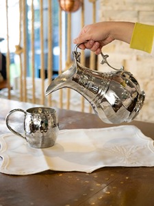 Carafe à eau en cuivre personnalisée avec logo, finition laquée, vente en gros - Product Image 6