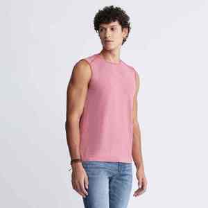 Débardeur tricoté décontracté rose uni sans manches pour homme, col rond, idéal pour l'été, personnalisable avec logo et marque privée - Product Image 3