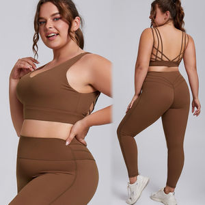 Ensemble de vêtements de sport élégants et stylés pour grandes tailles (jusqu'à 4XL) - 2 pièces : soutien-gorge de yoga à bretelles et leggings de sport très extensibles - Product Image 2