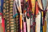 Robe Kimono en Soie de Sari Recyclée, Patchwork Bohème, Faite à la Main, Vintage, Respirante, Grande Taille, Vêtement de Détente Durable