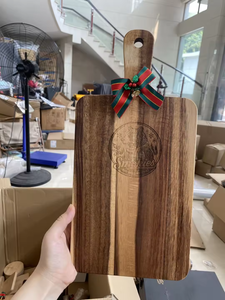 Planche à découper carrée en bois faite à la main avec poignée, épaisseur 2,0 cm, qualité artisanale supérieure, prix usine bas, vente en gros - Product Image 3