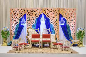 Conjunto de Sillas para Mandap de Boda Gujarati Indio, Elegantes Sillas Desmontables Tipo Sankheda para Eventos en EE. UU. - Product Image 4